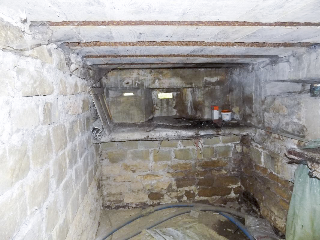 Ligne Maginot - B4 - CIMETIERE DE LA FERTE OUEST - (Blockhaus pour arme infanterie) - Embrasure frontale