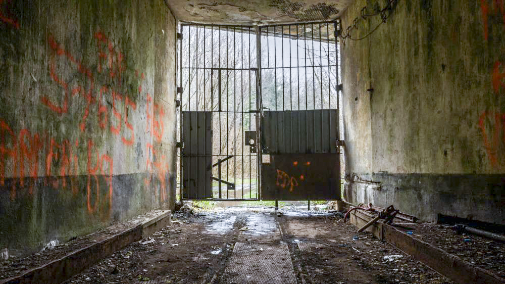 Ligne Maginot - MOLVANGE - A9 - (Ouvrage d'artillerie) - Entrée munitions
Le pont escamotable est visible sur l'avant de la photo - YAMI1900