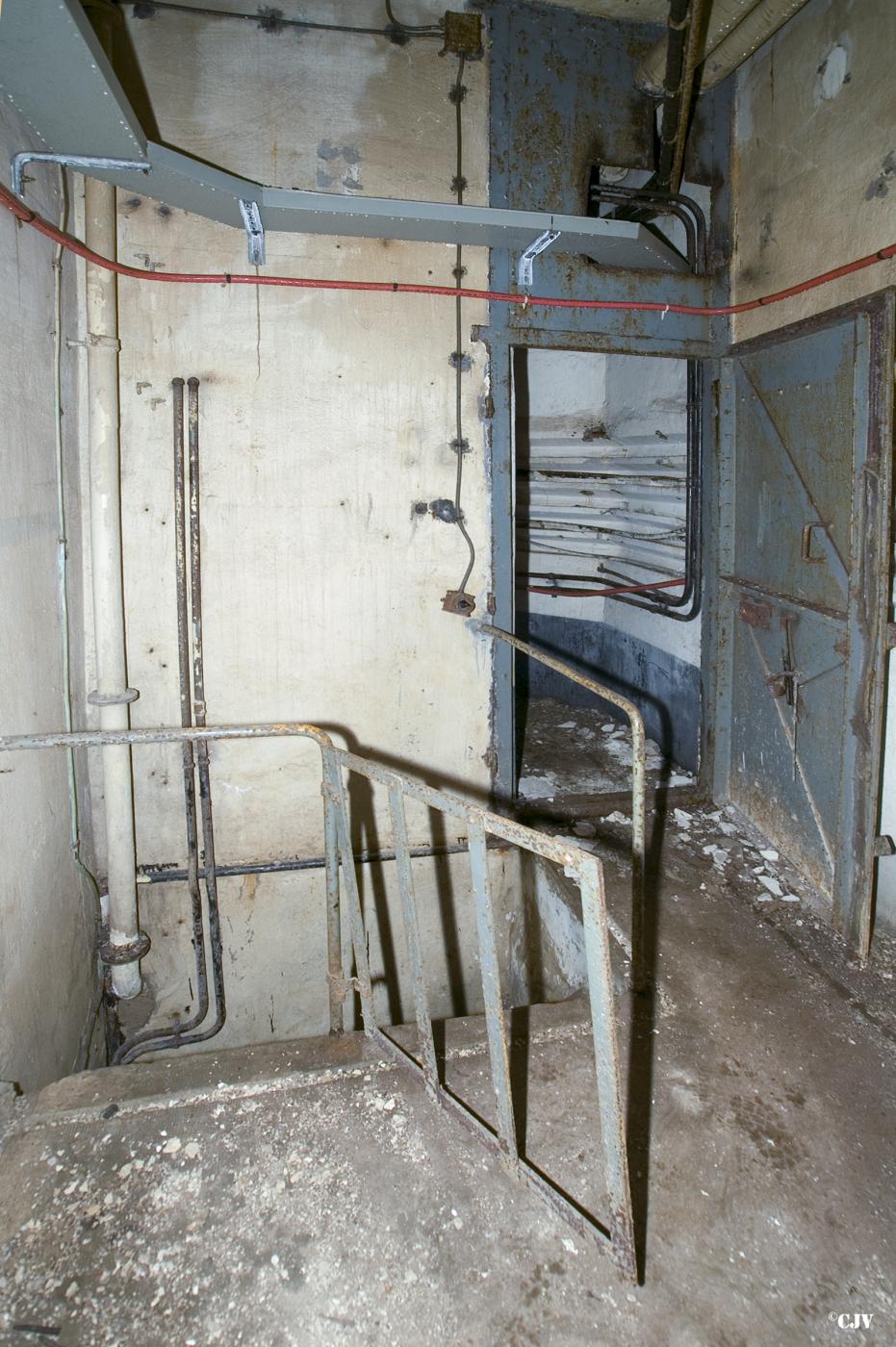 Ligne Maginot - MOLVANGE - A9 - (Ouvrage d'artillerie) - Entrée munitions
Passage vers l'autre chambre de tir - Lia VERMEULEN