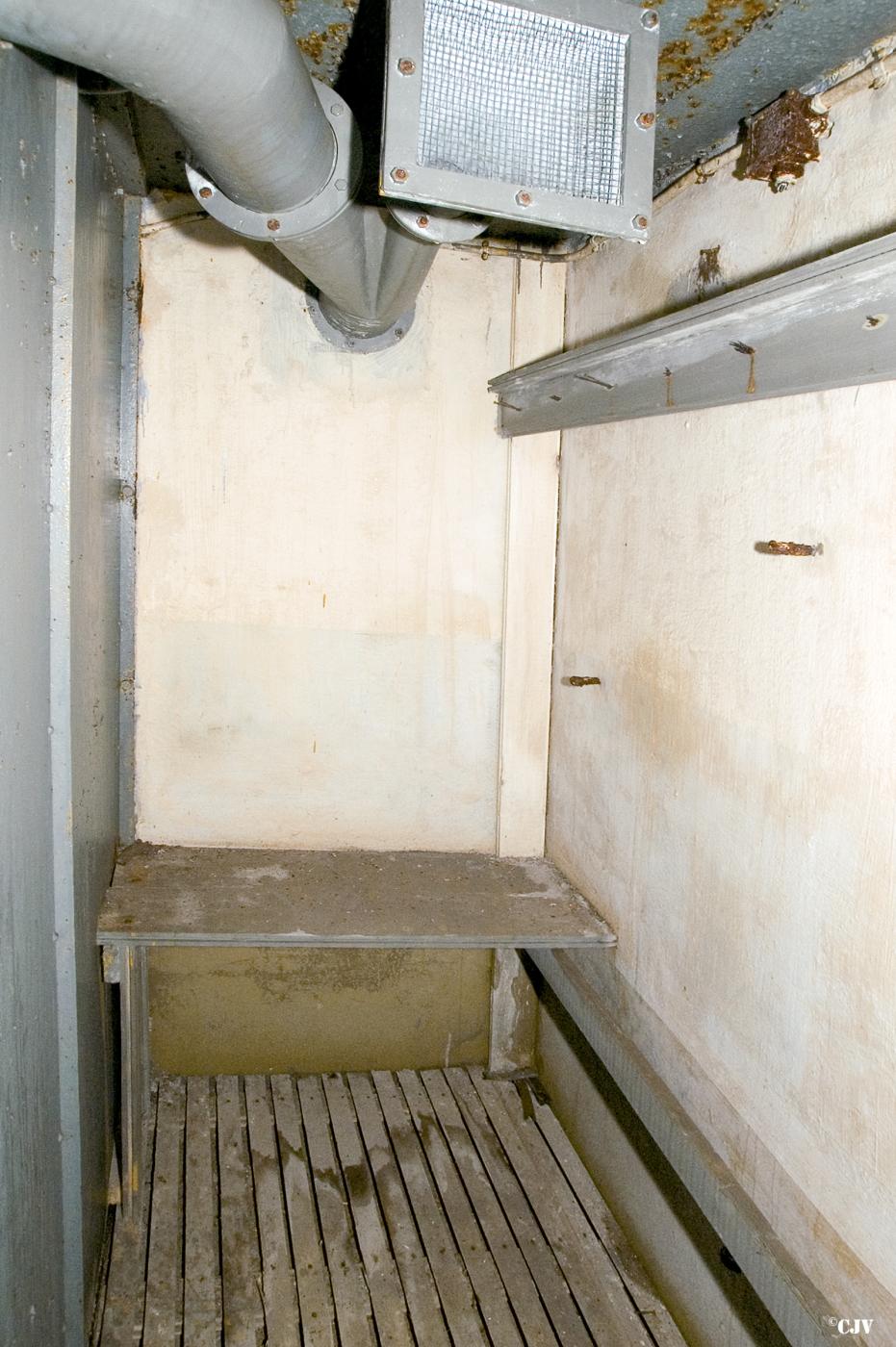 Ligne Maginot - MOLVANGE - A9 - (Ouvrage d'artillerie) - Entrée munitions
Chambre de deshabillage
 - Lia VERMEULEN