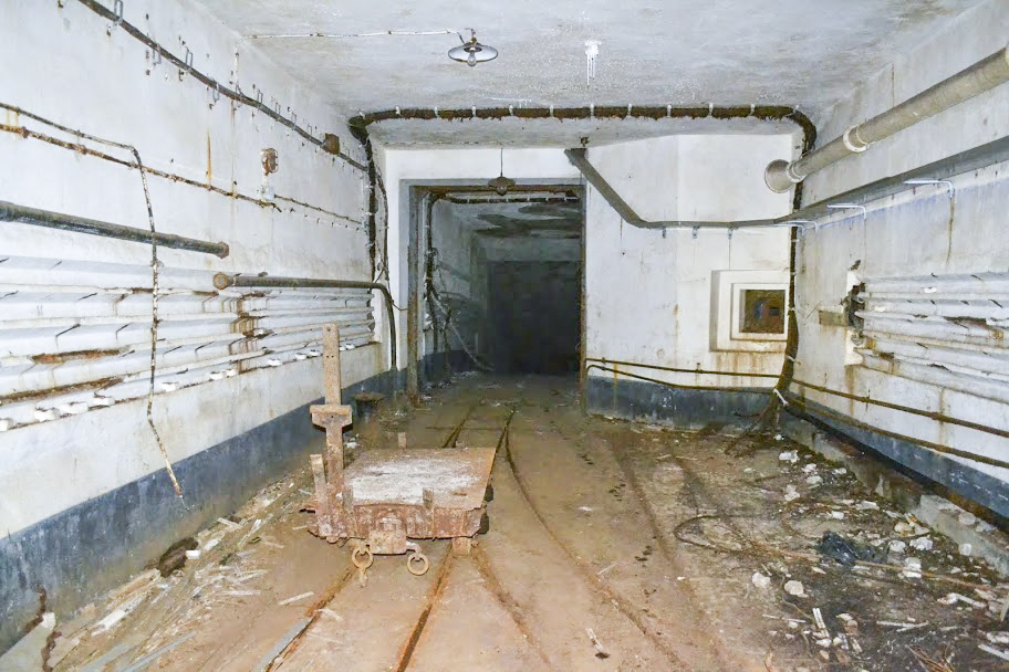 Ligne Maginot - MOLVANGE - A9 - (Ouvrage d'artillerie) - Entrée des munitions
Haut du plan incliné descendant