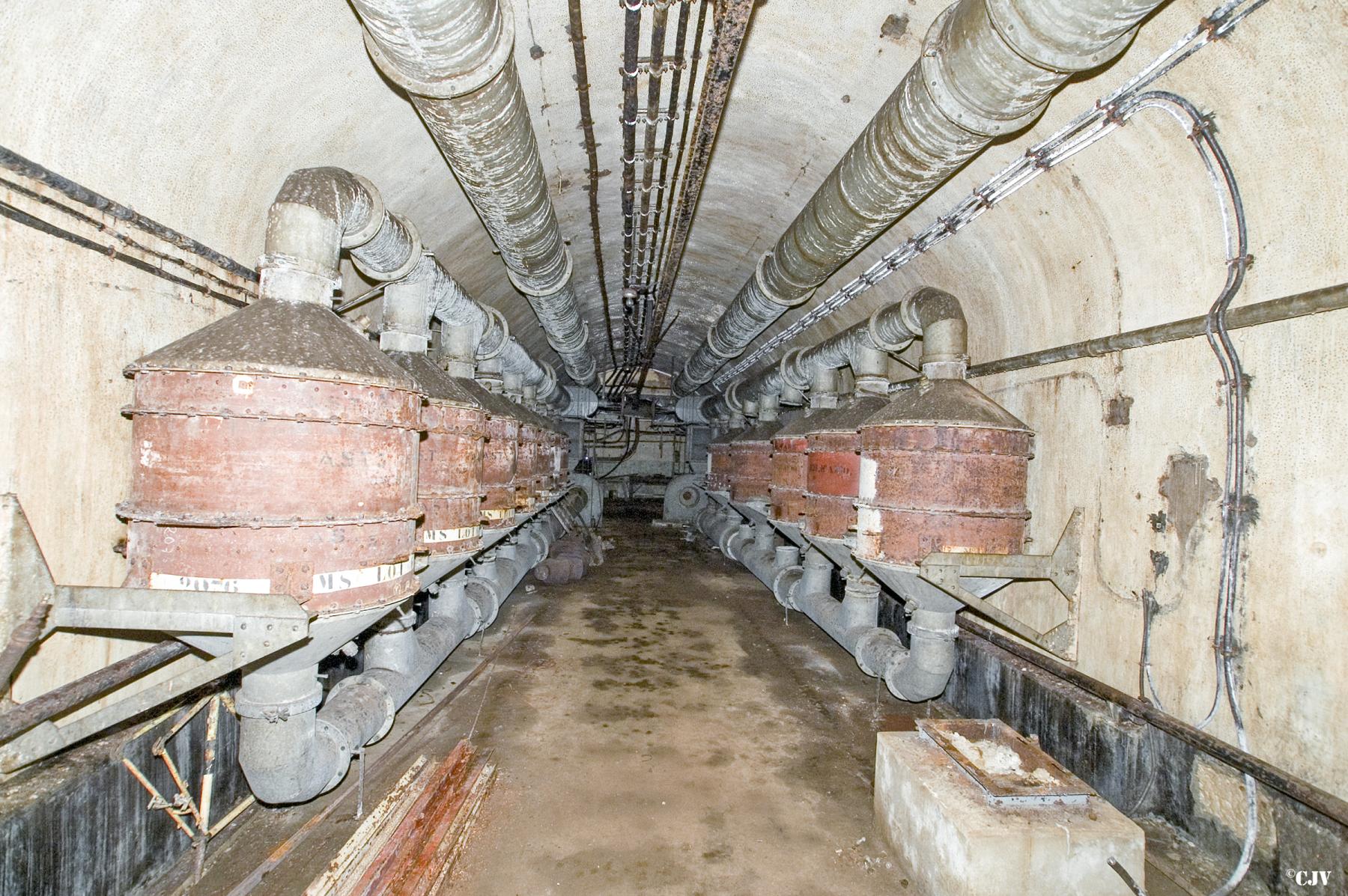 Ligne Maginot - MOLVANGE - A9 - (Ouvrage d'artillerie) - Entrée des hommes
La salle des filtres près de l'entrée