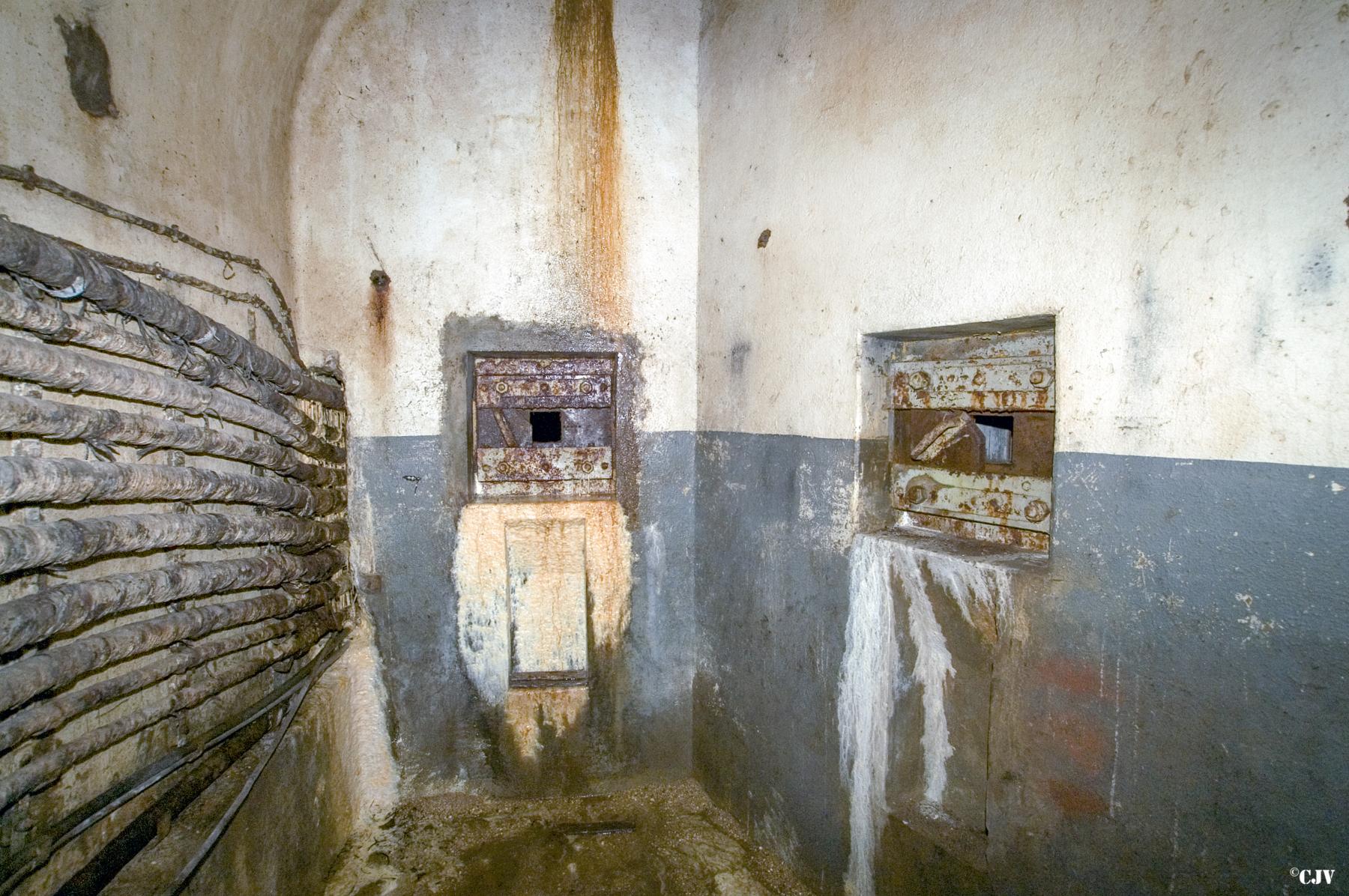 Ligne Maginot - MOLVANGE - A9 - (Ouvrage d'artillerie) - Galerie de liaison de l'entrée hommes
Blockhaus de défense - Lia VERMEULEN