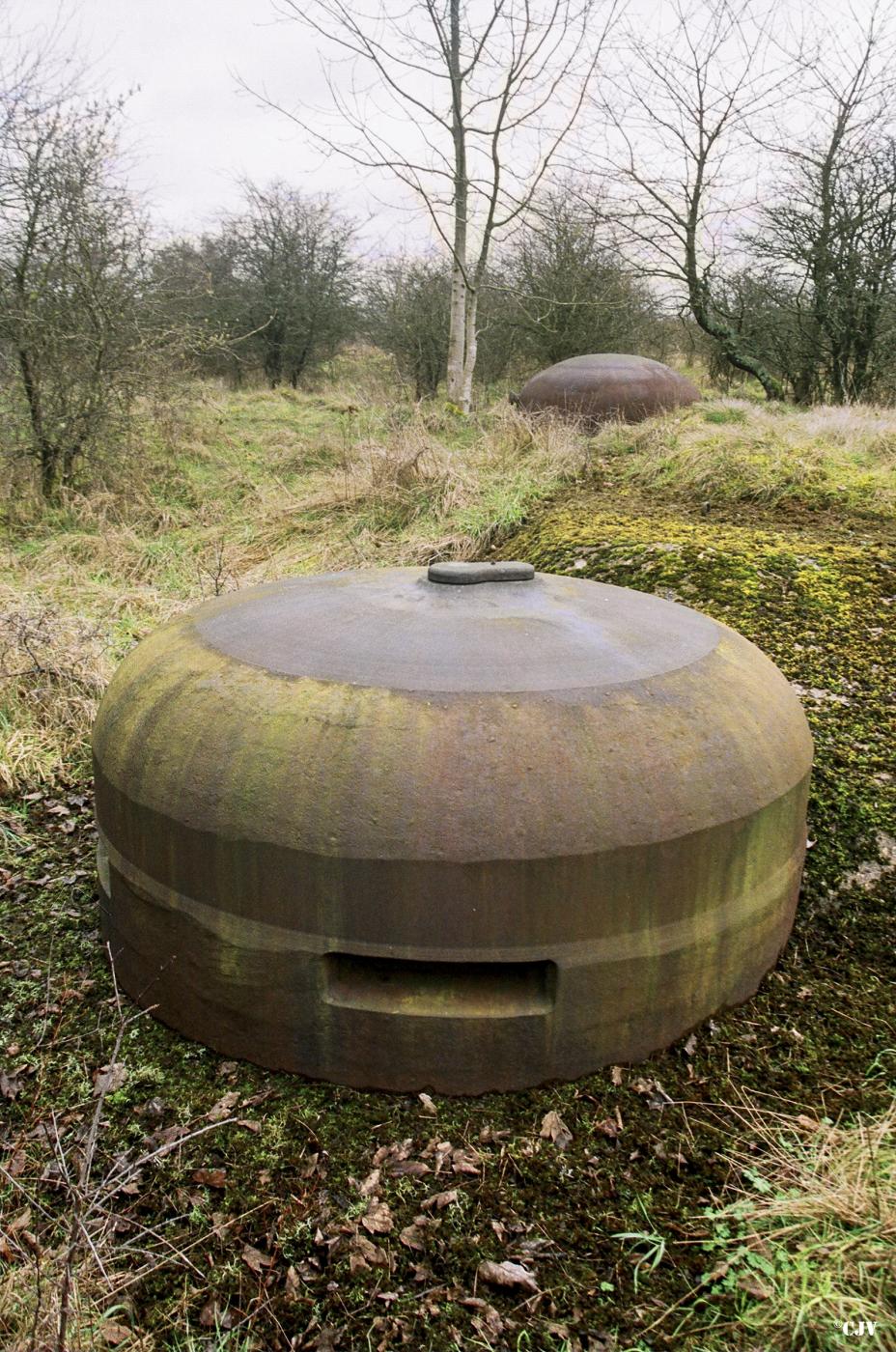 Ligne Maginot - MOLVANGE - A9 - (Ouvrage d'artillerie) - Bloc 1
Cloche VDP et cloche GFM - Lia VERMEULEN