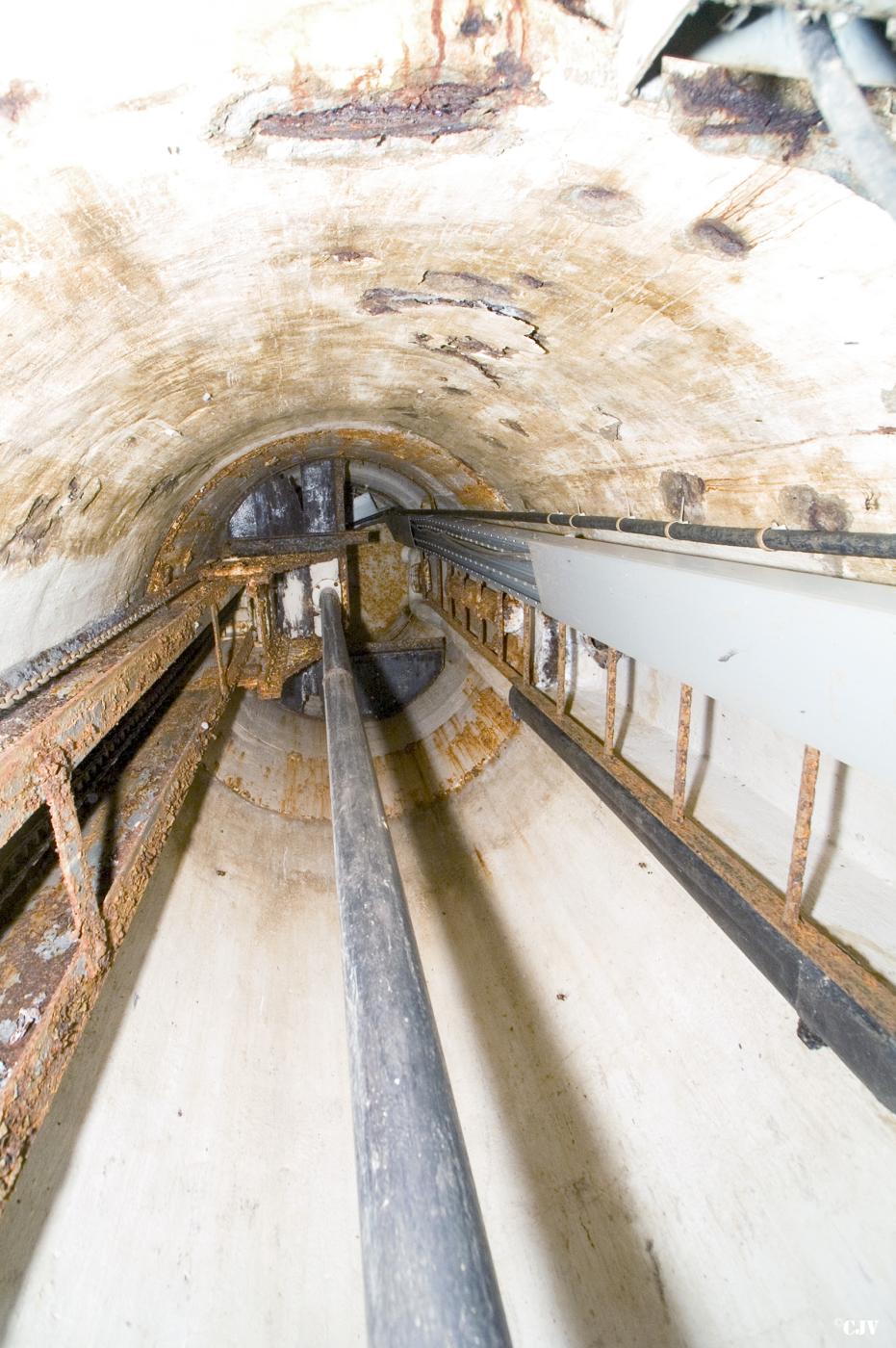 Ligne Maginot - MOLVANGE - A9 - (Ouvrage d'artillerie) - Bloc 2
Cloche GFM
 - Lia VERMEULEN