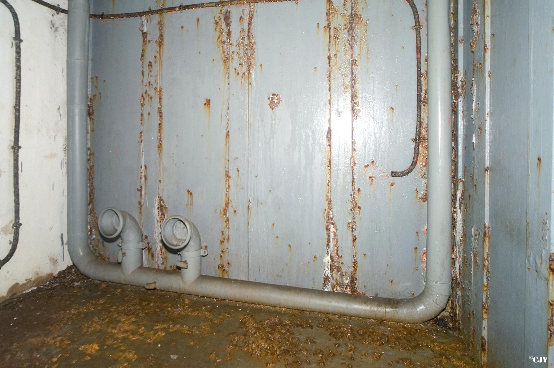 Ligne Maginot - MOLVANGE - A9 - (Ouvrage d'artillerie) - Bloc 2
Tubes acoustiques
 - Lia VERMEULEN