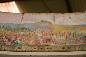 Ligne Maginot - BREHAIN - A6 - (Ouvrage d'artillerie) - Bloc 5
Détail du panorama de tir de la tourelle de 135 exposée dans le musée de l'ouvrage de Fermont. On aperçoit bien la tourelle de mitrailleuse du bloc 1 en position de tir