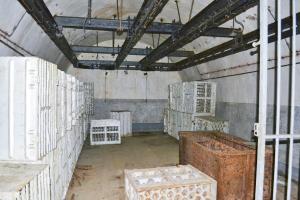 Ligne Maginot - MOLVANGE - A9 - (Ouvrage d'artillerie) - Bloc 4
Le magasin à munitions M2 au pied du bloc