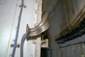 Ligne Maginot - MOLVANGE - A9 - (Ouvrage d'artillerie) - Bloc 8
Tourelle pour deux canons de 75 modèle 33. Le passage du cable est très soigné