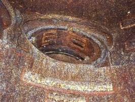 Ligne Maginot - ECOUVIEZ OUEST - (Casemate d'infanterie - Simple) - Détail de l'un des créneaux de la cloche