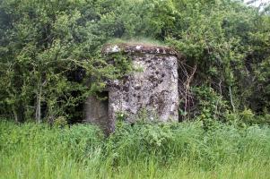 Ligne Maginot - LE GOUTY - (Blockhaus pour canon) - On en fait le tour et on trouve une entrée...