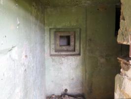 Ligne Maginot - MOIRY - (Casemate d'infanterie - Double) - Le créneau pour FM de production de l'entrée
