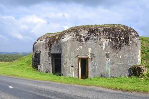 Ligne Maginot - MY1 - VILLY OUEST - (Casemate d'artillerie) - Vue du coté
L'entrée du personnel