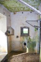 Ligne Maginot - MY1 - VILLY OUEST - (Casemate d'artillerie) - L'entrée du personnel
Le créneau de défense rapprochée et une goulotte à grenades