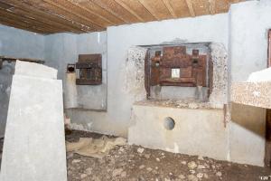 Ligne Maginot - MY10 - (Blockhaus lourd type STG / STG-FCR - Double) - Chambre de tir Ouest. Marquez les supports pour décliner le canon