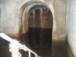 Ligne Maginot - SAPOGNE - (Ouvrage d'infanterie) - Au pied de l'escalier, l'amorce de la galerie qui devait relié le bloc vers le restant de l'ouvrage