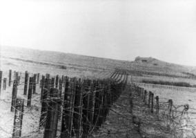 Ligne Maginot - THONNELLE - (Ouvrage d'infanterie) - Bloc 1
Le réseau de rails antichar et réseau bas