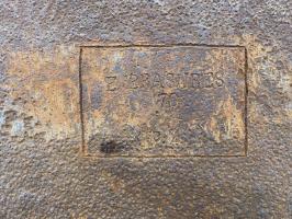Ligne Maginot - VELOSNES - (Ouvrage d'artillerie) - Bloc 1
Tourelle arme mixte 
Repère de montage pour le positionnement des embrasures. Noter le n°70 d'origine de la tourelle devenu en n°570 en 1940