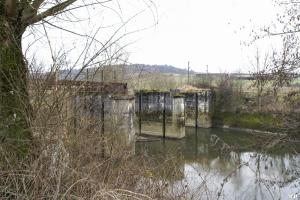 Ligne Maginot - VERNEUIL GRAND - (Inondation défensive) - Bien visible les rainures pour les poutrelles de bois