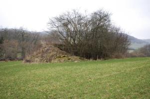 Ligne Maginot - K - (Blockhaus pour arme infanterie) - Le blockhaus planté dans un champ, avec la Belgique toute proche