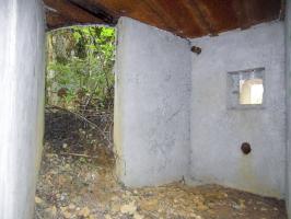 Ligne Maginot - LA HIGNY - (Casemate d'artillerie) - Puits de la cloche GFM non installée et créneau FM