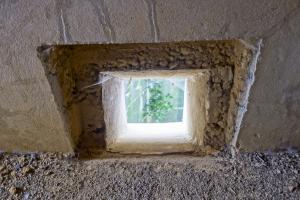 Ligne Maginot - LA HIGNY - (Casemate d'artillerie) - Conduit d'évacuation des douilles de 75