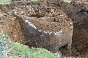 Ligne Maginot - Mt131 ( Cuve pour arme d'infanterie ) - Cette cuve se trouvait sur un terrain acquis par un particulier. Elle est à présent disparue. Les photos qui ont été prises lors de son démantellement.
Vue générale