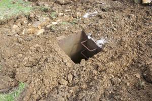 Ligne Maginot - Mt131 ( Cuve pour arme d'infanterie ) - Cette cuve se trouvait sur un terrain acquis par un particulier. Elle est à présent disparue. Les photos qui ont été prises lors de son démantellement.
le puits d'entrée avec l'échelle