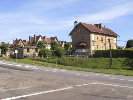 Ligne Maginot - SAINT JEAN - MARVILLE - (Cité Cadres) - Les maisons jumelées de la partie 'cités cadres' sont pratiquement toutes occupées et entretenues.