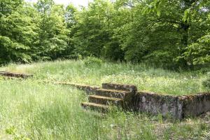 Ligne Maginot - BAMBESCH - (Casernement) - Restes du casernement extérieur
Soubassement de l'un des bâtiments