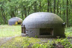 Ligne Maginot - FERMONT - A2 - (Ouvrage d'artillerie) - Entrée des hommes
Les deux cloches GFM