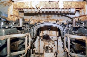 Ligne Maginot - Ouvrage d'artillerie de FERMONT - Bloc 1
Tourelle de 75 mle 33
Poste de pointage de la chambre de tir et lunette pour la visée directe