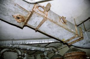 Ligne Maginot - FERMONT - A2 - (Ouvrage d'artillerie) - Bloc 4
Le convoyeur à douilles passe par les chambres de l'étage inférieur