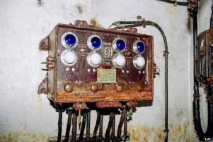 Ligne Maginot - FERMONT - A2 - (Ouvrage d'artillerie) - Bloc 7
Local TSF
Tableau récepteur du système de télécommande de la TSF