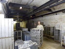 Ligne Maginot - FERMONT - A2 - (Ouvrage d'artillerie) - Magasin M1
Caissons à munitions et monorail de transport 