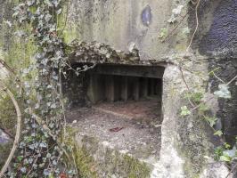 Ligne Maginot - ROUY 1 - (Blockhaus pour arme infanterie) - Le créneau pour mitrailleuse.