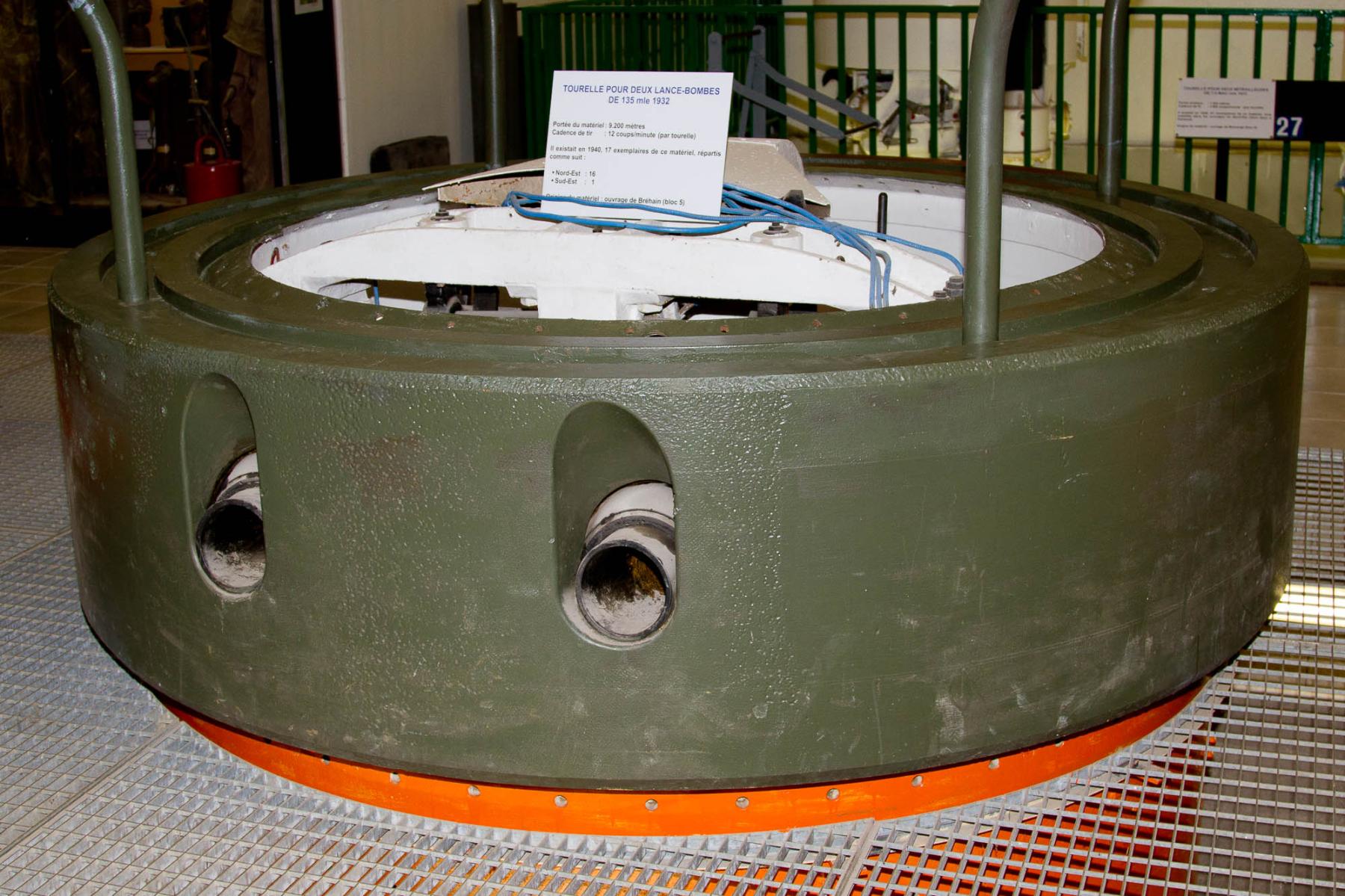 Ligne Maginot - BREHAIN - A6 - (Ouvrage d'artillerie) - Bloc 5
Tourelle de 135 exposée au musée de Fermont