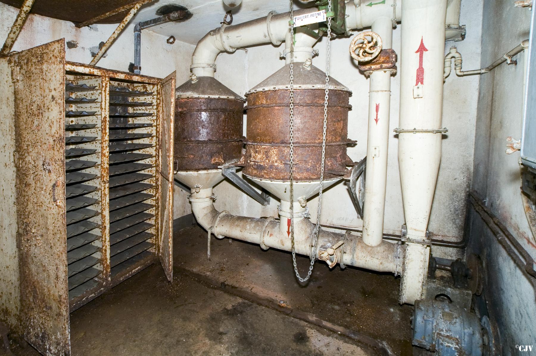 Ligne Maginot - MOLVANGE - A9 - (Ouvrage d'artillerie) - Bloc 3
Les filtres - Lia VERMEULEN