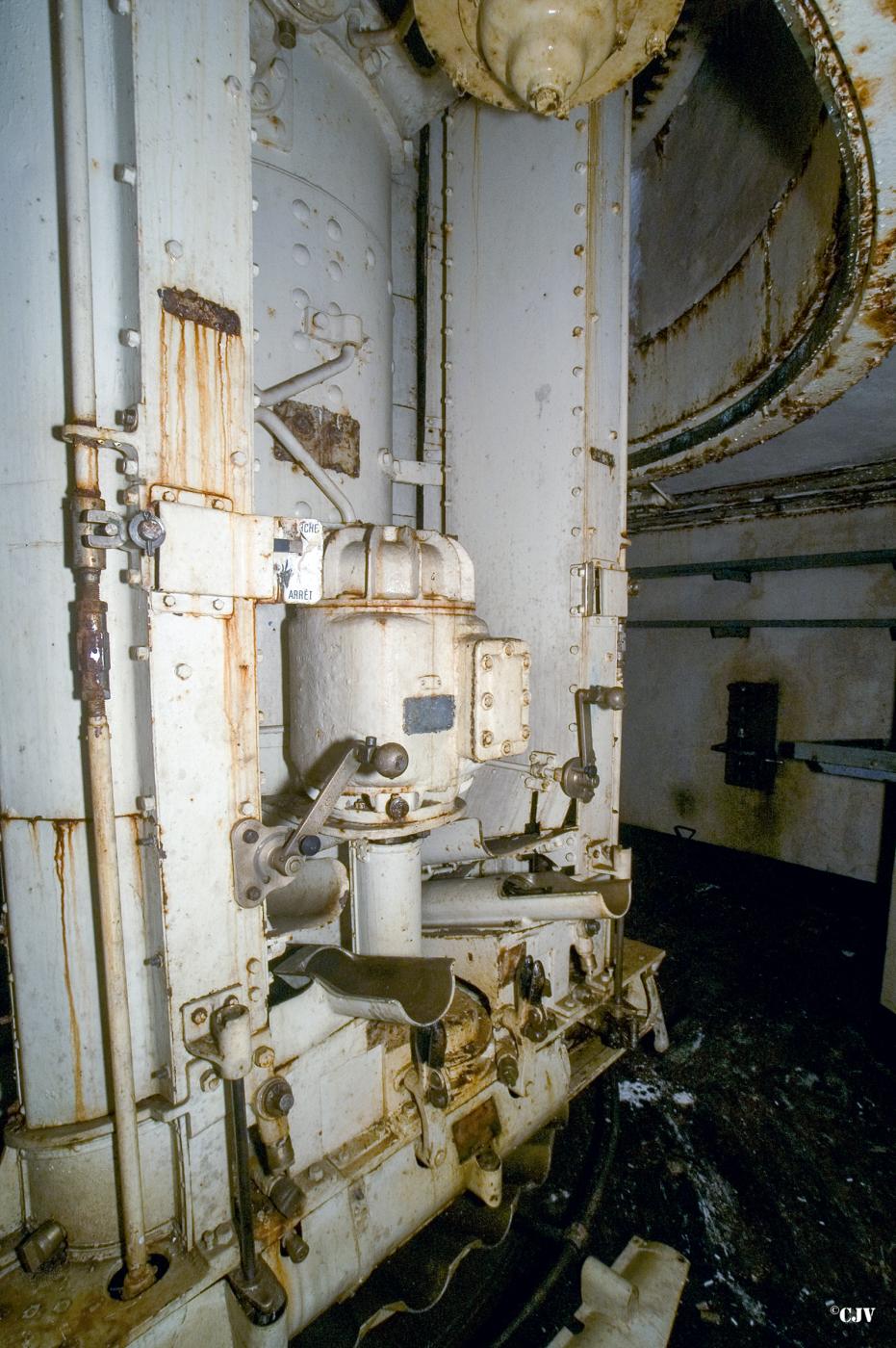 Ligne Maginot - MOLVANGE - A9 - (Ouvrage d'artillerie) - Bloc 3
Tourelle de 81 - Lia VERMEULEN