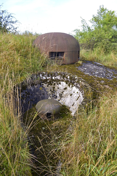 Ligne Maginot - MOLVANGE - A9 - (Ouvrage d'artillerie) - Bloc 4 
Cloche GFM et champignon blindé de prise d'air du bloc