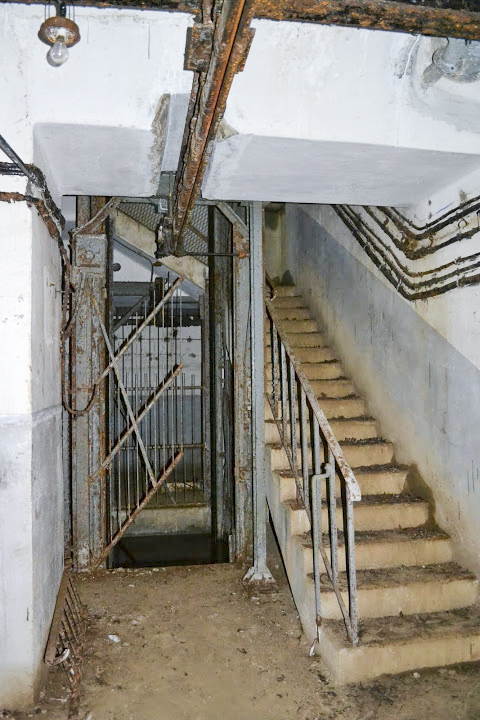 Ligne Maginot - MOLVANGE - A9 - (Ouvrage d'artillerie) - Bloc 4
Le pied du bloc