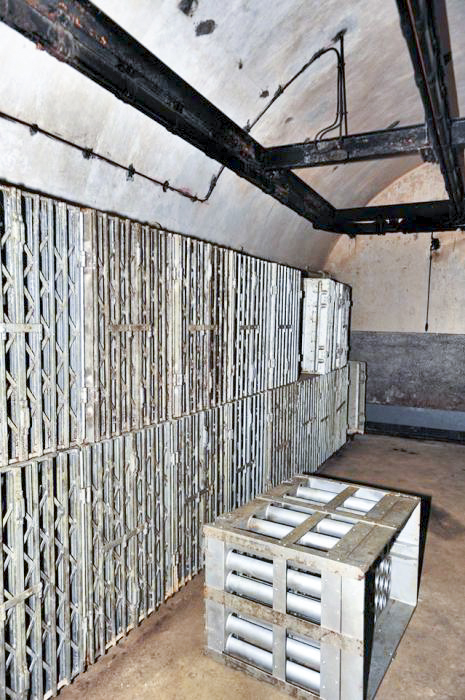 Ligne Maginot - MOLVANGE - A9 - (Ouvrage d'artillerie) - Bloc 5
Magasin à munitions M2 au pied du bloc