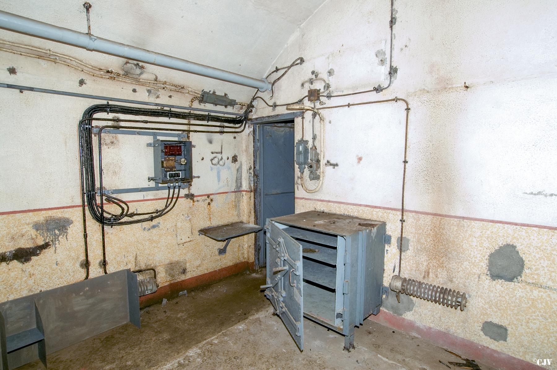 Ligne Maginot - MOLVANGE - A9 - (Ouvrage d'artillerie) - Bloc 5
Le local du chef de magasin - Lia VERMEULEN