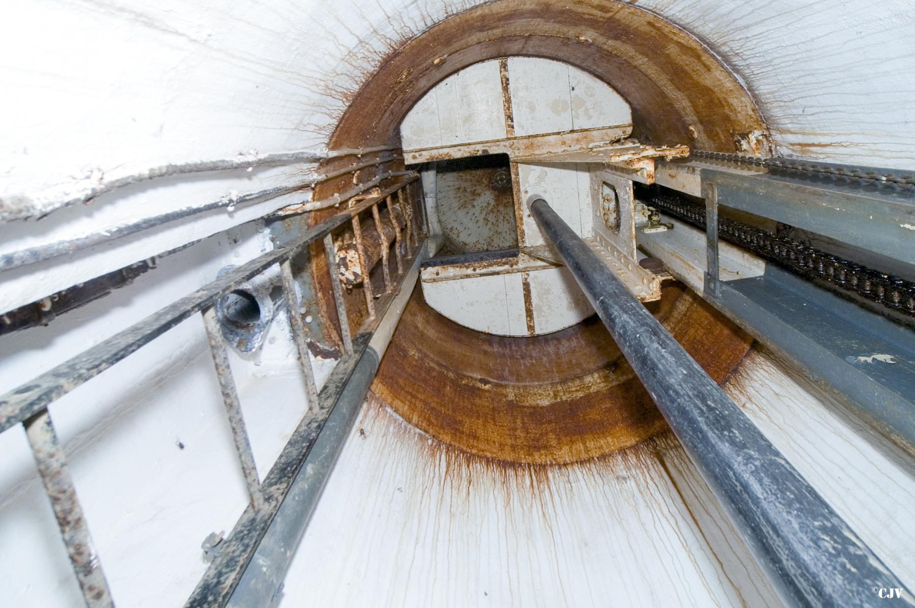 Ligne Maginot - MOLVANGE - A9 - (Ouvrage d'artillerie) - Bloc 6
Cloche GFM - Lia VERMEULEN