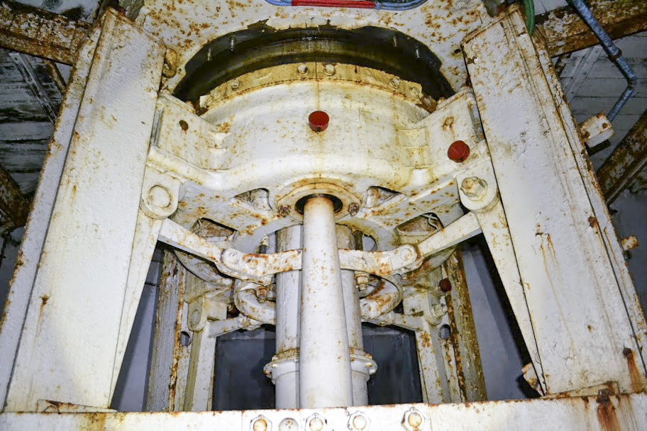 Ligne Maginot - MOLVANGE - A9 - (Ouvrage d'artillerie) - Bloc 8
Tourelle pour deux canons de 75 modèle 33