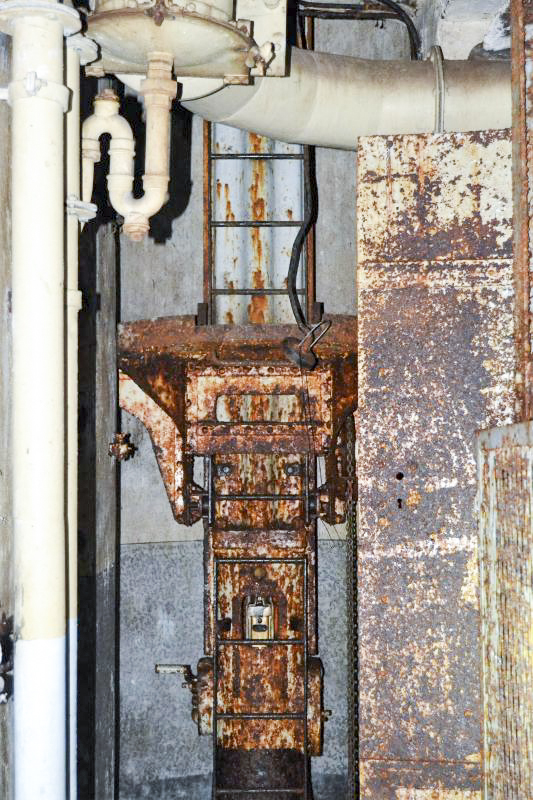Ligne Maginot - MOLVANGE - A9 - (Ouvrage d'artillerie) - Bloc 10
La cloche lance-grenades.