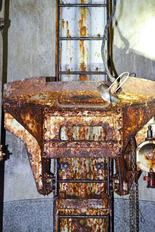 Ligne Maginot - MOLVANGE - A9 - (Ouvrage d'artillerie) - Bloc 10
La cloche lance-grenades.
Détail.