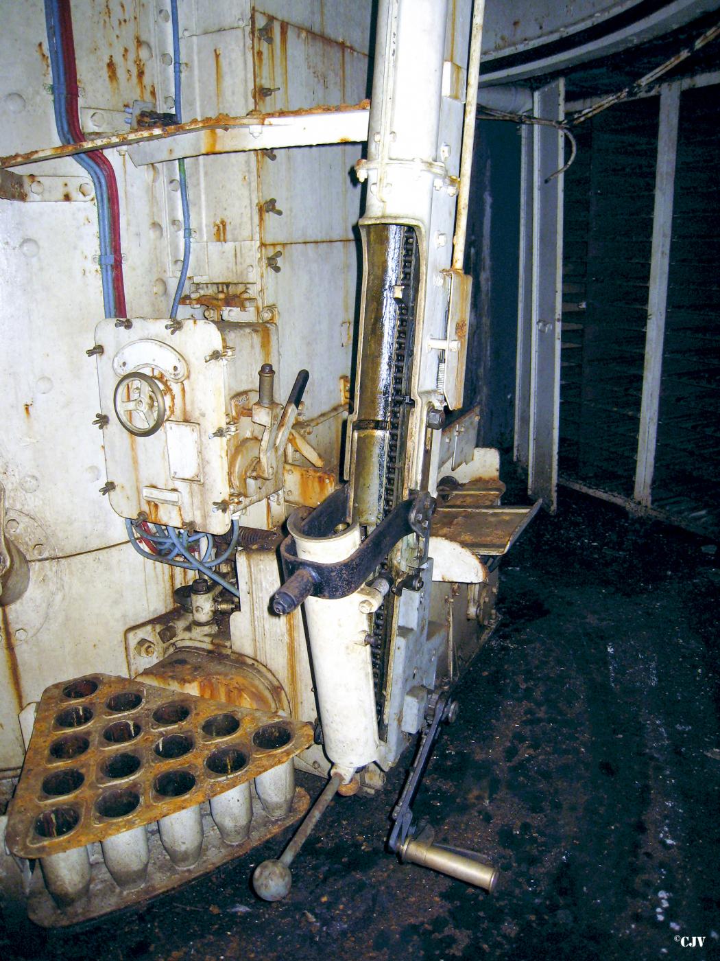 Ligne Maginot - MOLVANGE - A9 - (Ouvrage d'artillerie) - Bloc 10
Tourelle de 75 mle 33