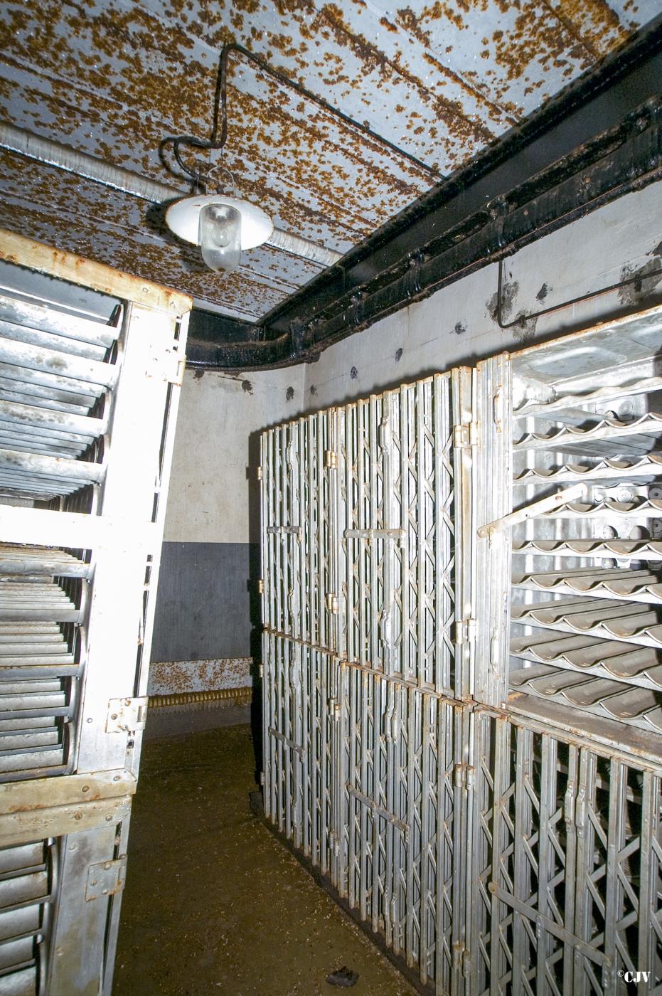 Ligne Maginot - MOLVANGE - A9 - (Ouvrage d'artillerie) - Bloc 10
Etage supérieur
Le magasin à munitions - Lia VERMEULEN