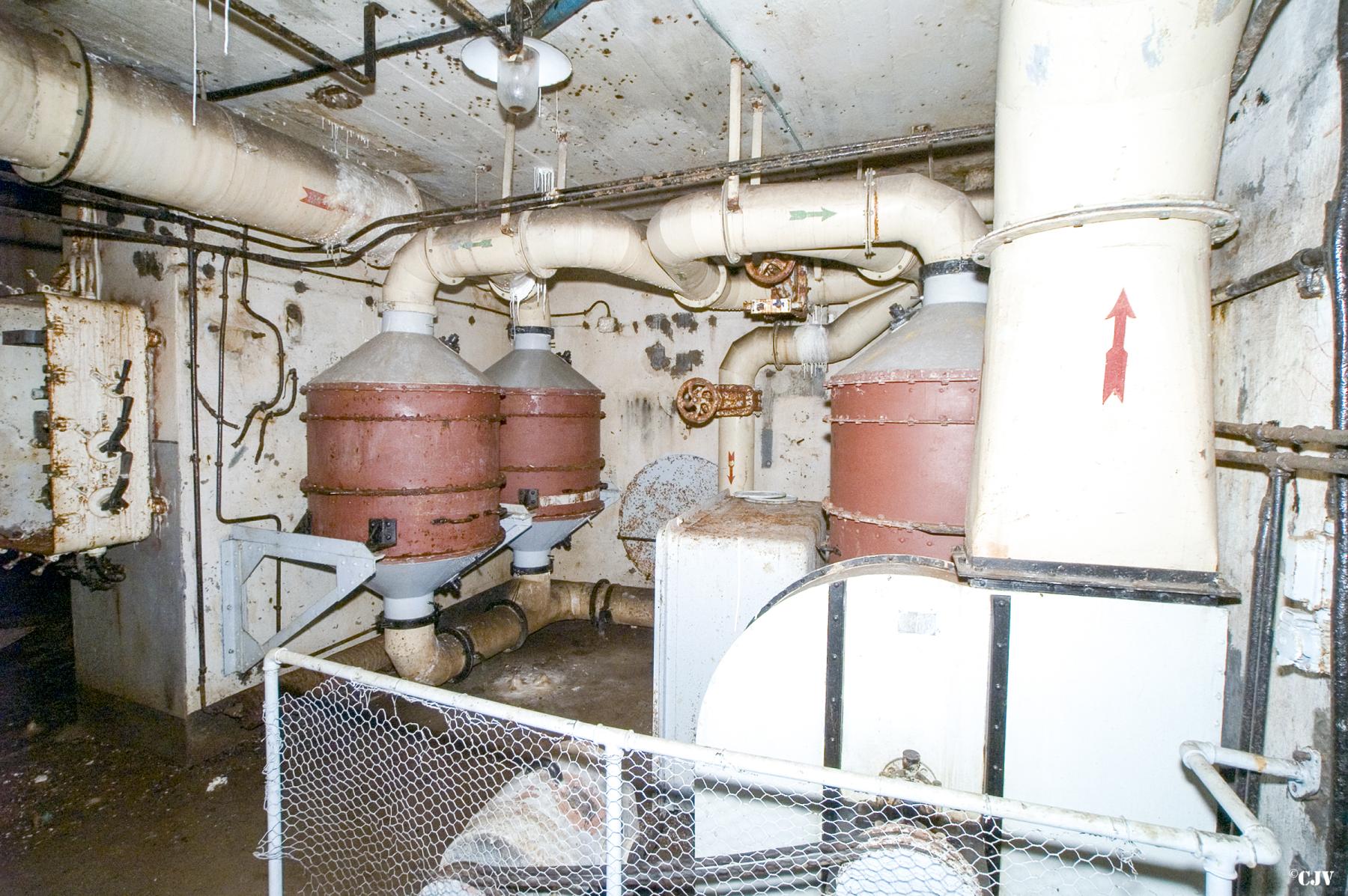 Ligne Maginot - MOLVANGE - A9 - (Ouvrage d'artillerie) - Bloc 10
Etage inférieur
Ventilation - Lia VERMEULEN